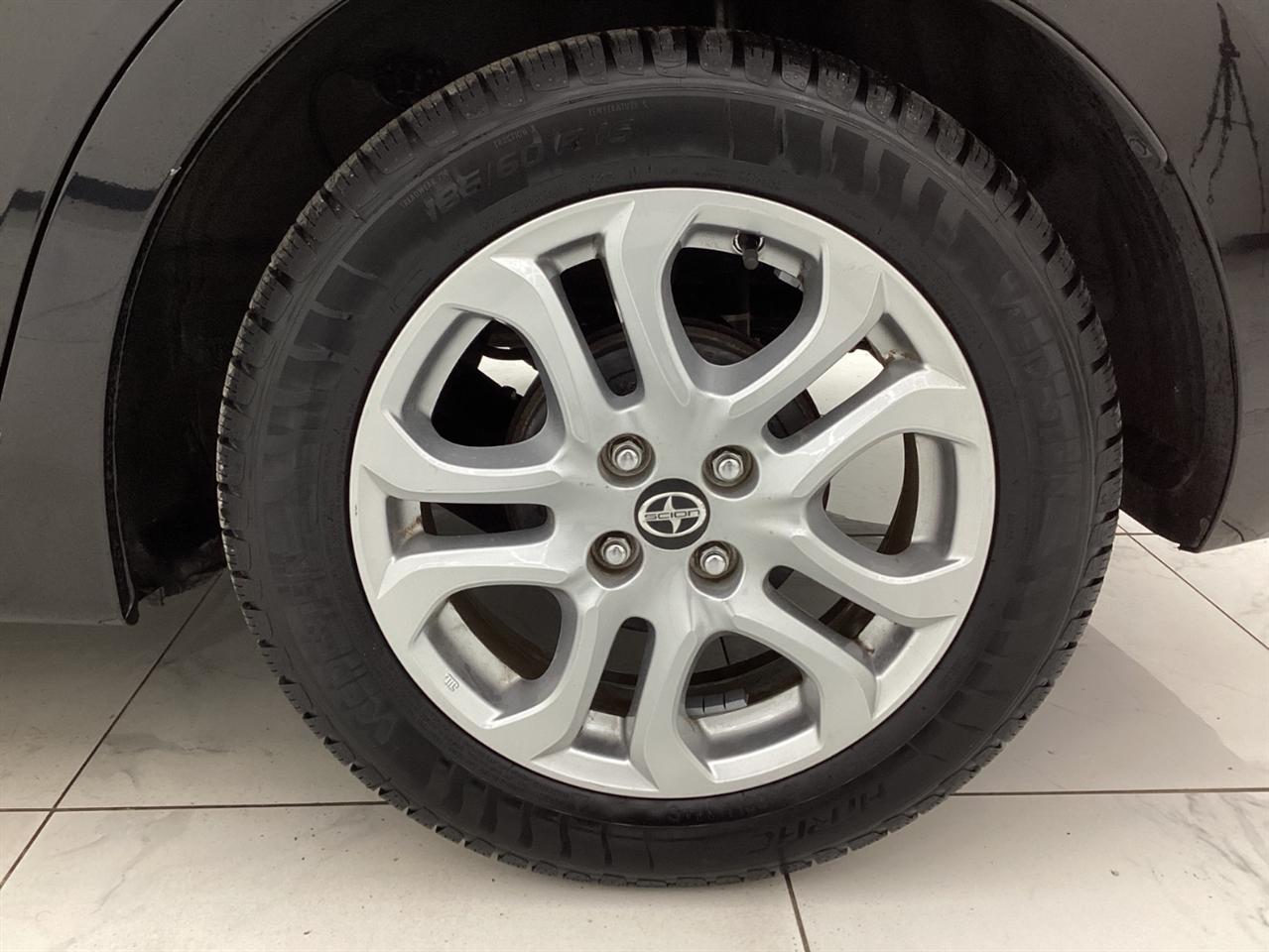 Scion iA 4dr Sdn Man (Natl) 2016