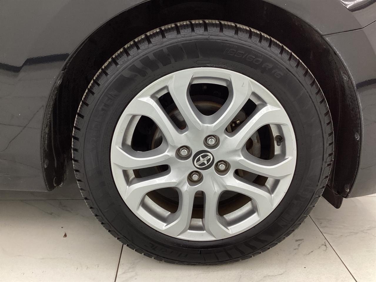 Scion iA 4dr Sdn Man (Natl) 2016