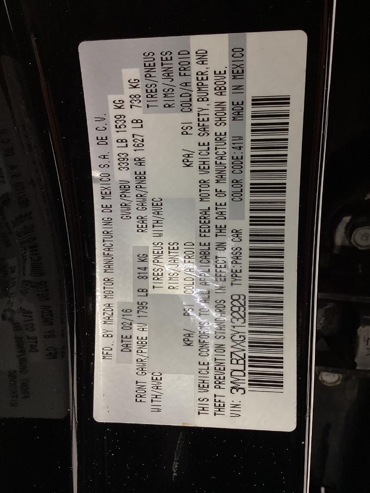 Scion iA 4dr Sdn Man (Natl) 2016