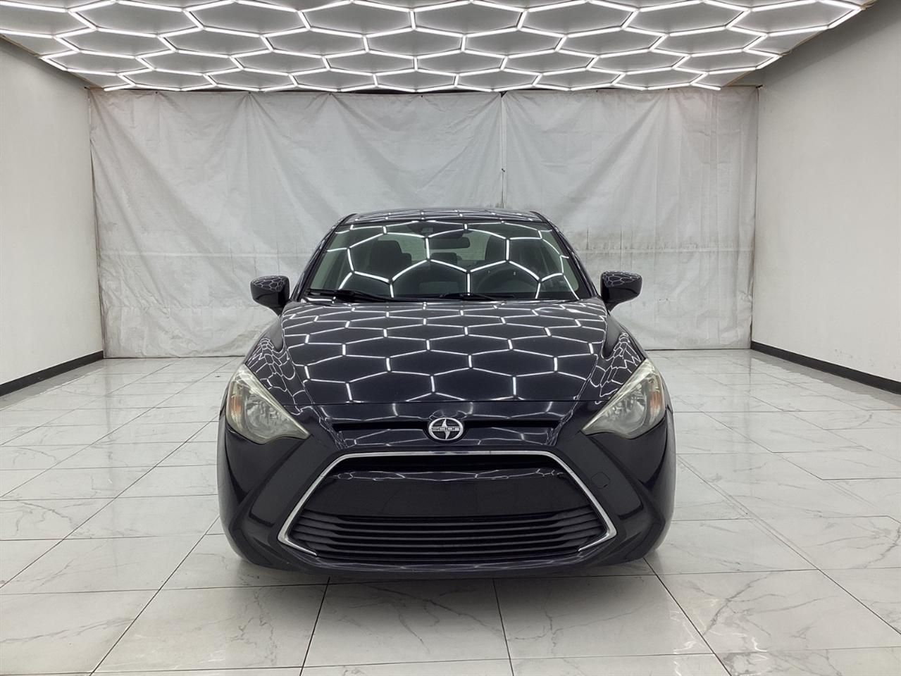 Scion iA 4dr Sdn Man (Natl) 2016