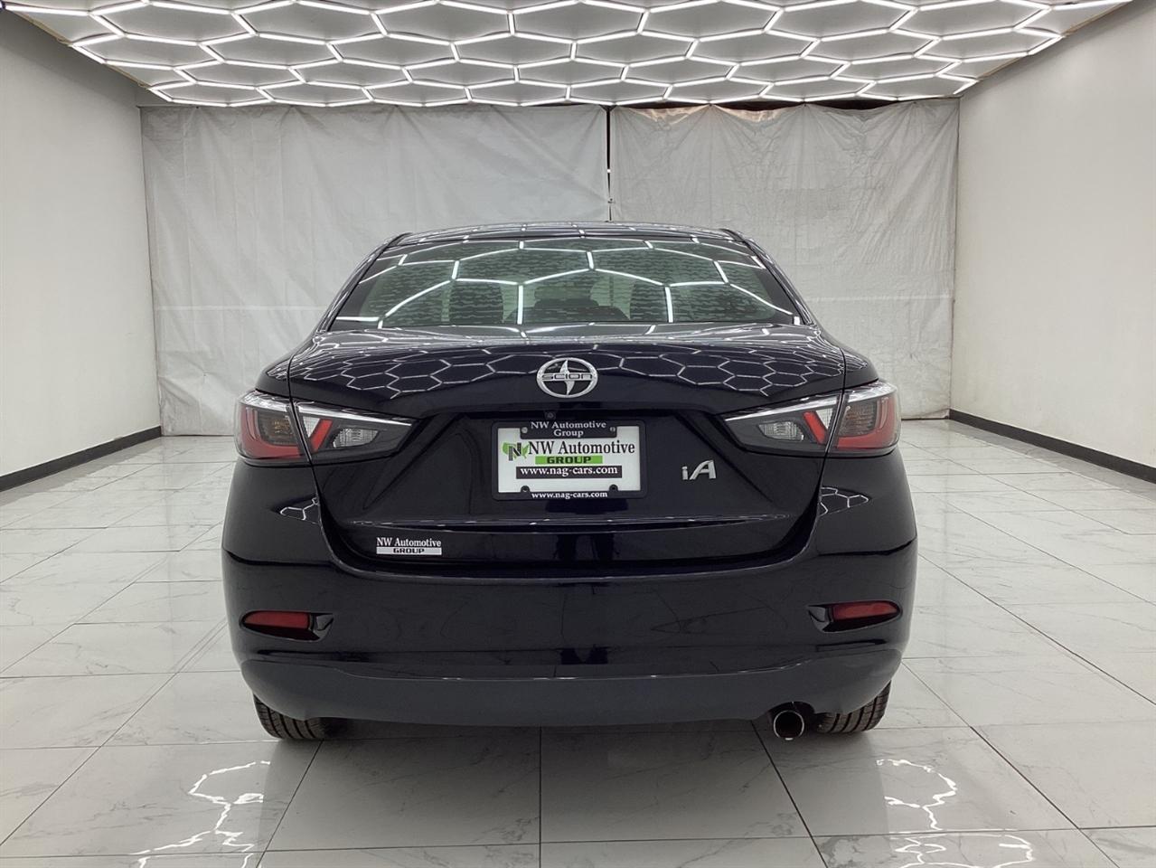 Scion iA 4dr Sdn Man (Natl) 2016