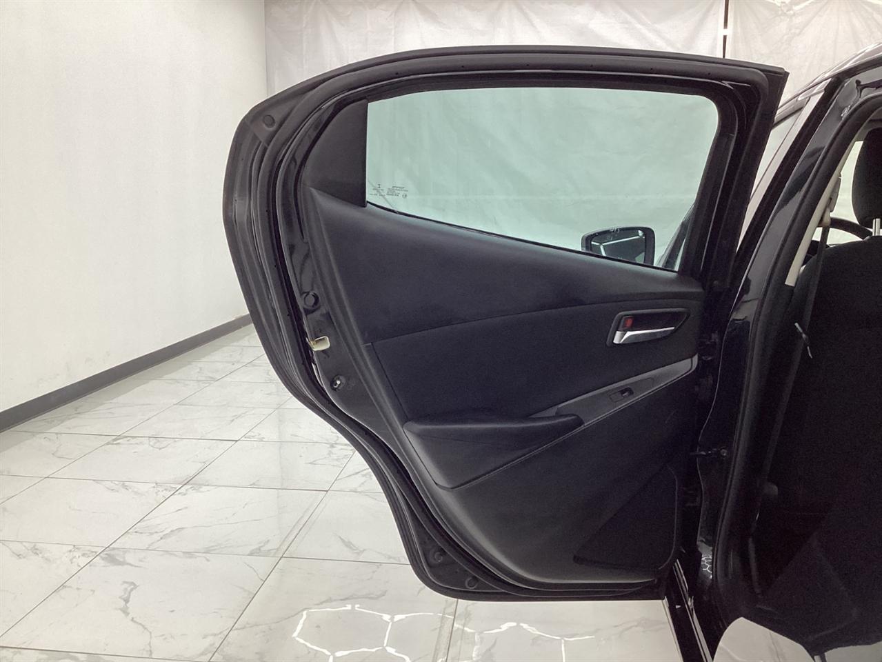 Scion iA 4dr Sdn Man (Natl) 2016