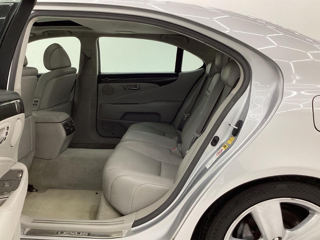 Lexus LS 460 4dr Sdn LWB 2008