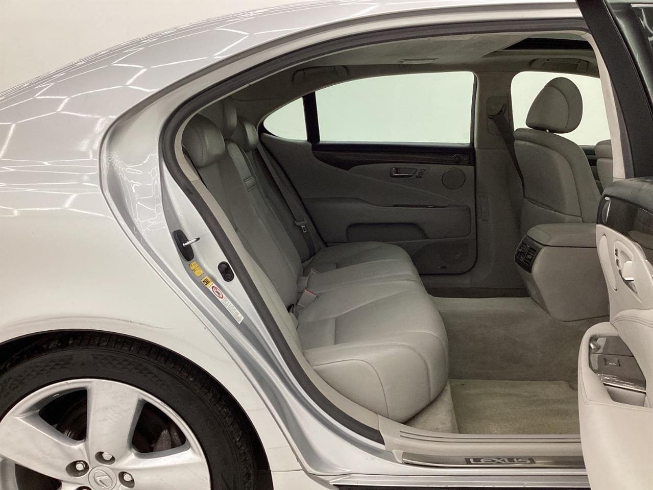 Lexus LS 460 4dr Sdn LWB 2008