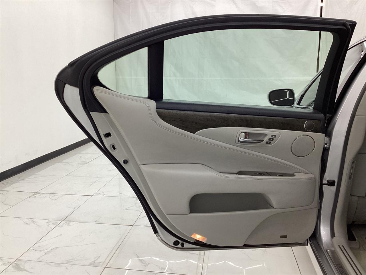 Lexus LS 460 4dr Sdn LWB 2008