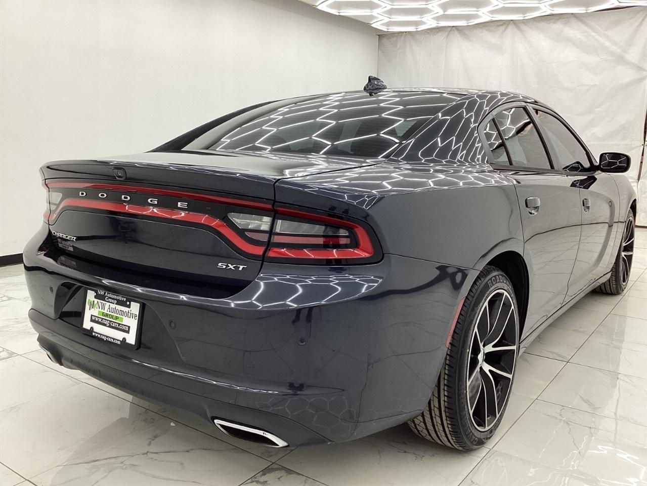Dodge Charger SXT Plus RWD 2018