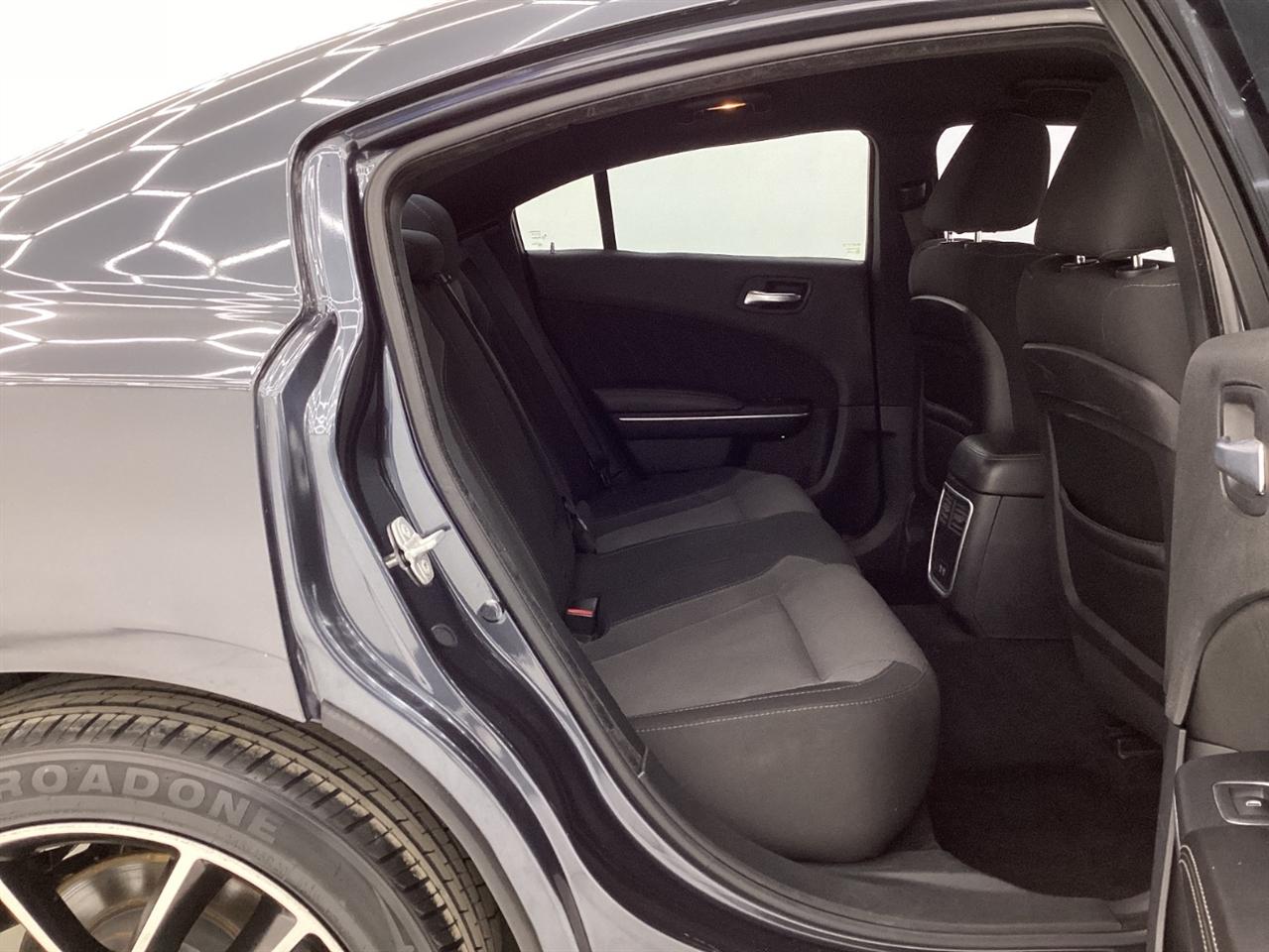 Dodge Charger SXT Plus RWD 2018