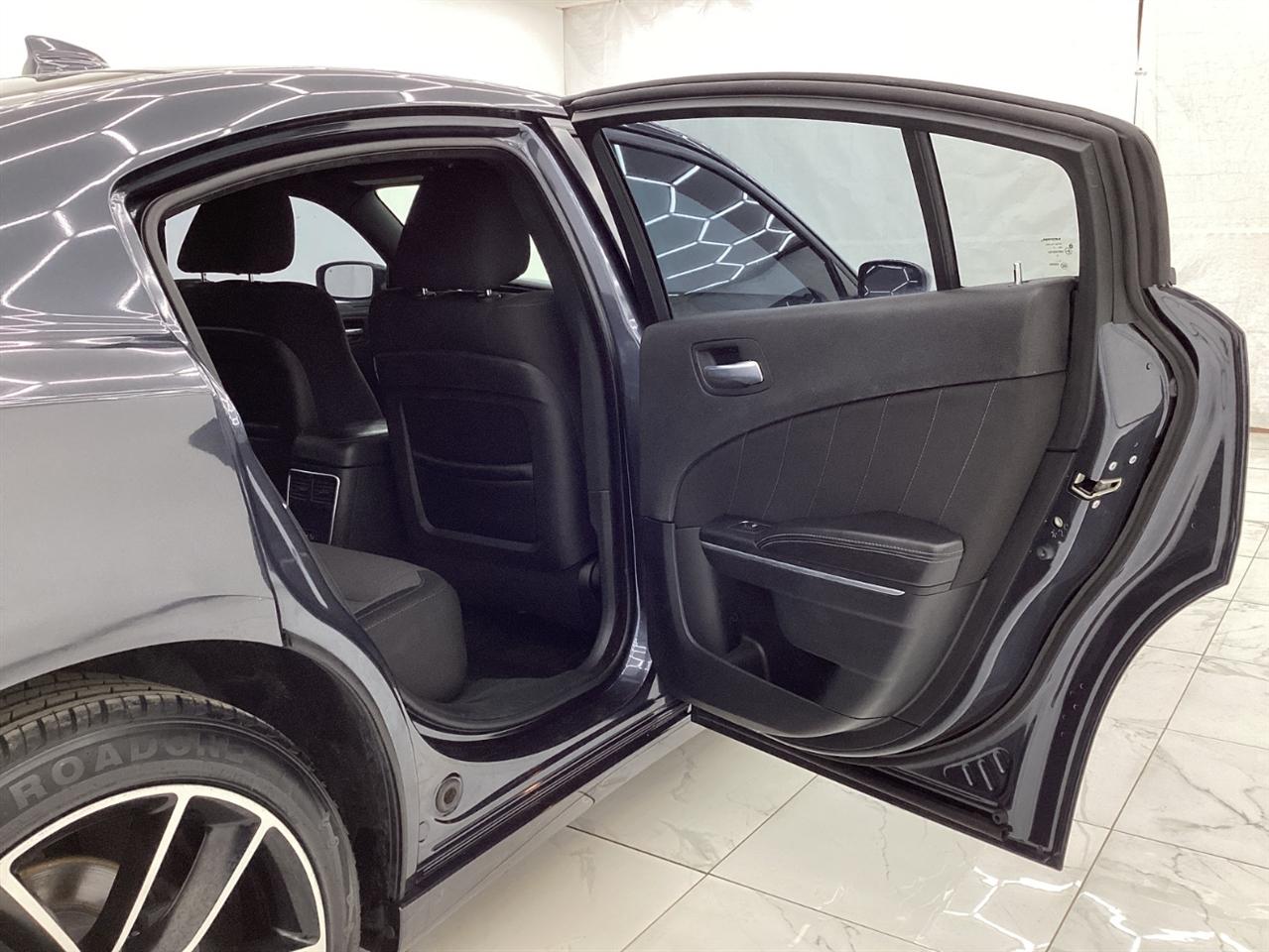 Dodge Charger SXT Plus RWD 2018