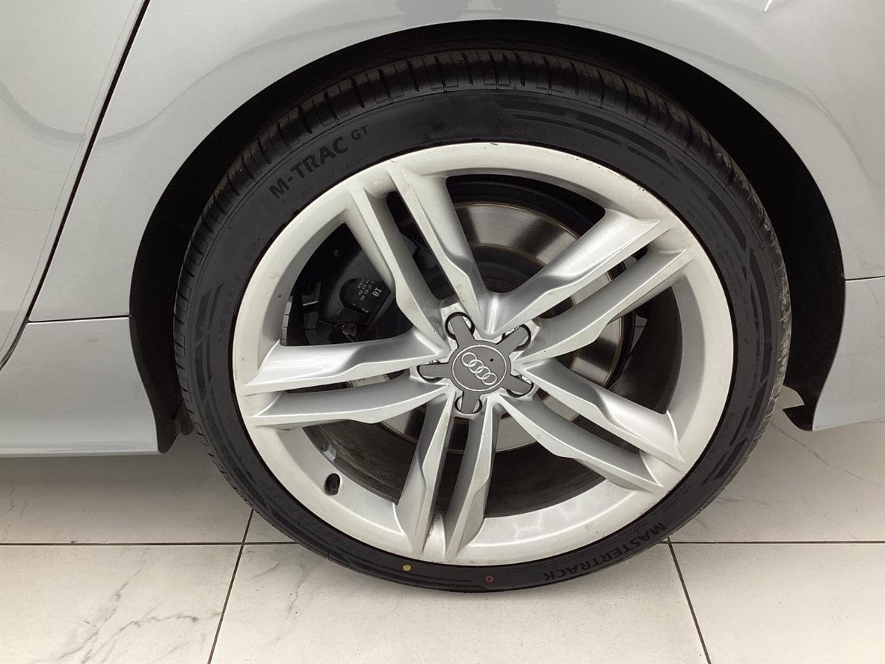 Audi S7 4dr HB Prestige 2013