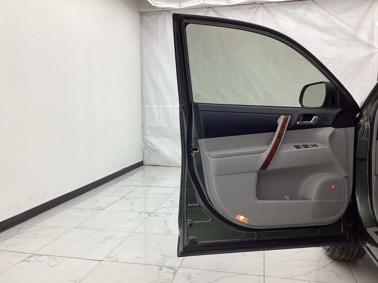 Toyota Highlander 4WD 4dr V6 Limited (Natl) 2012