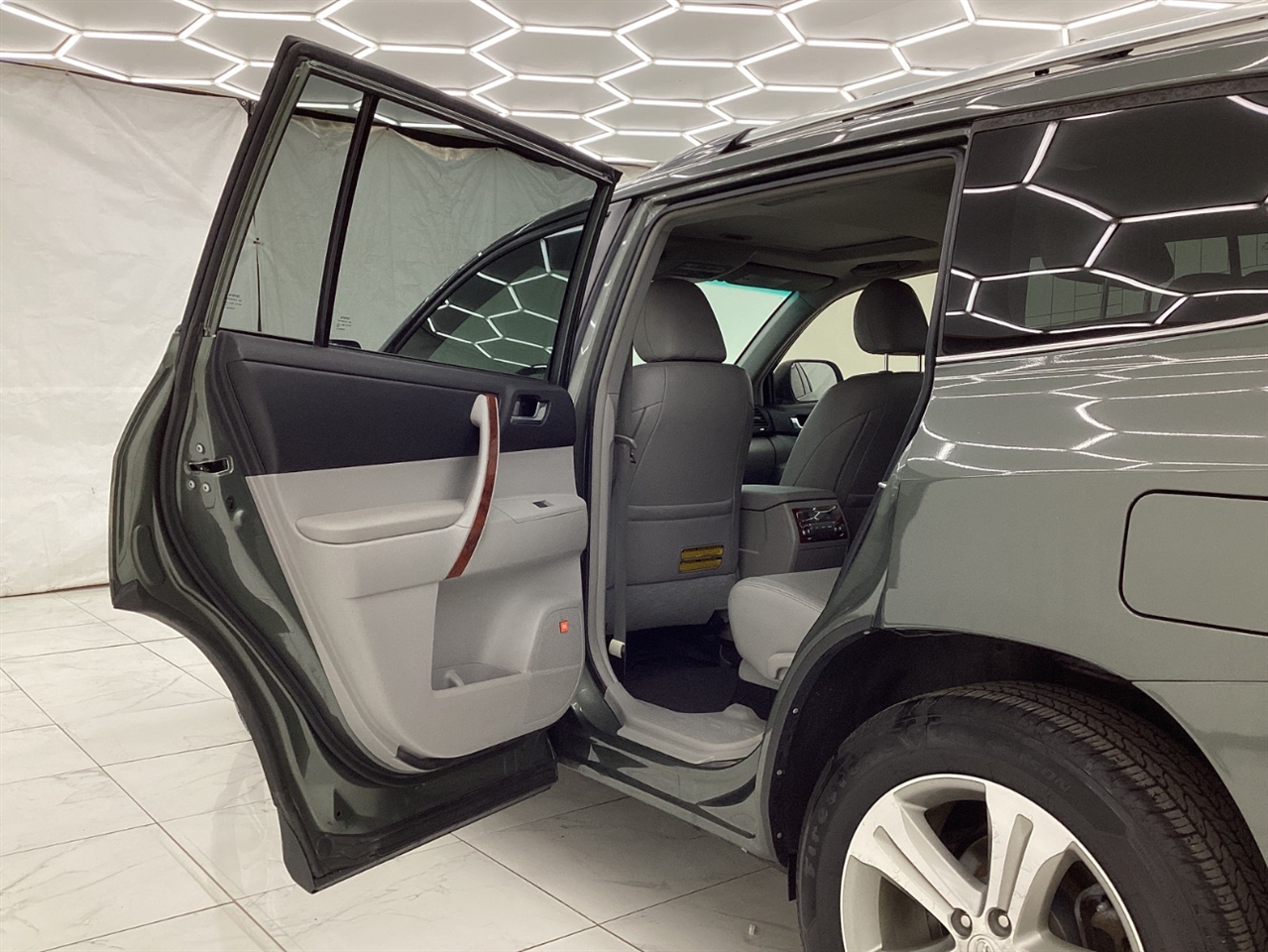 Toyota Highlander 4WD 4dr V6 Limited (Natl) 2012