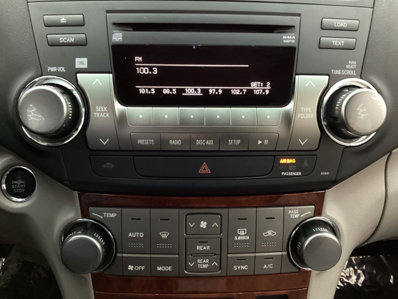 Toyota Highlander 4WD 4dr V6 Limited (Natl) 2012