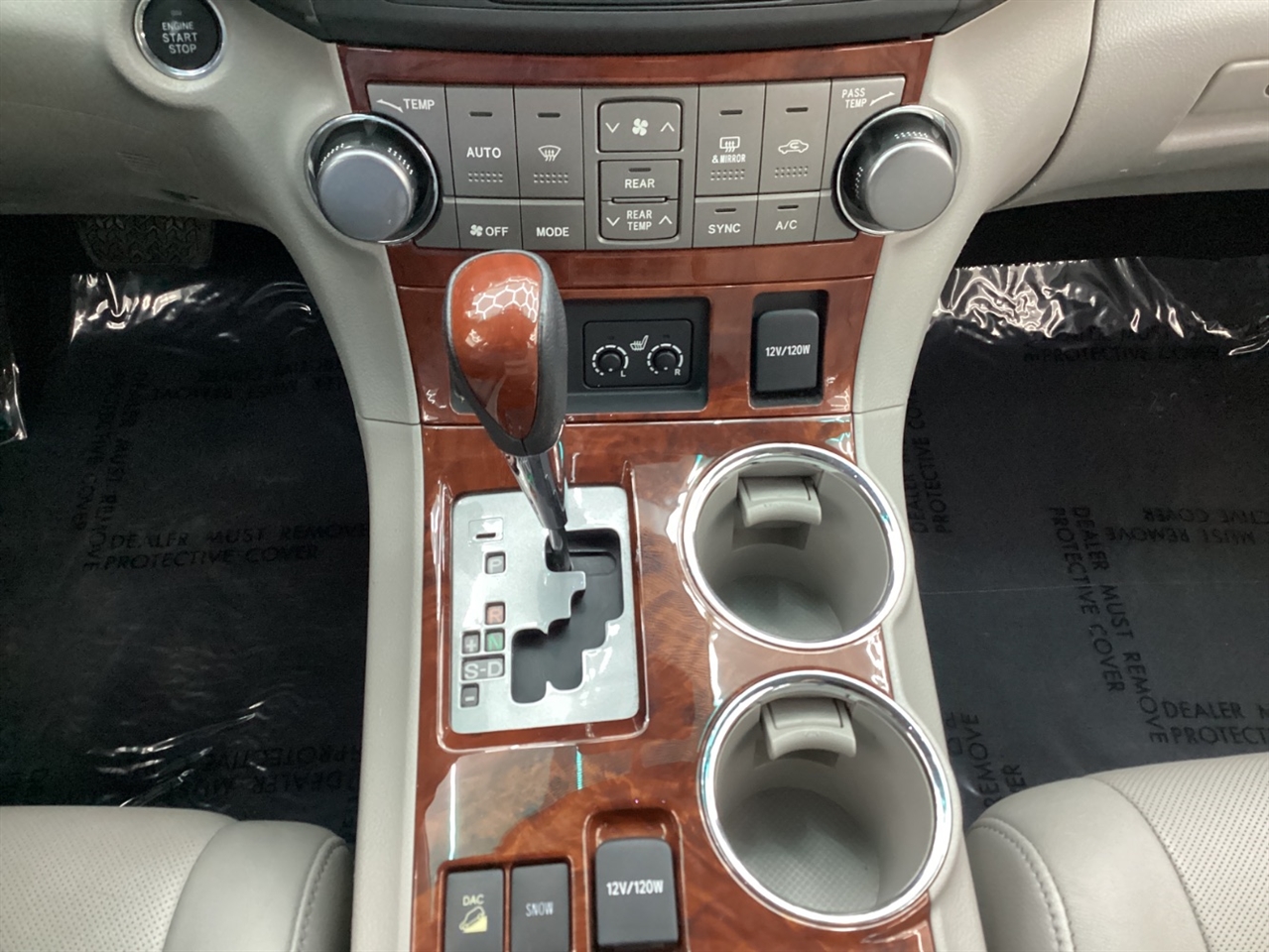 Toyota Highlander 4WD 4dr V6 Limited (Natl) 2012