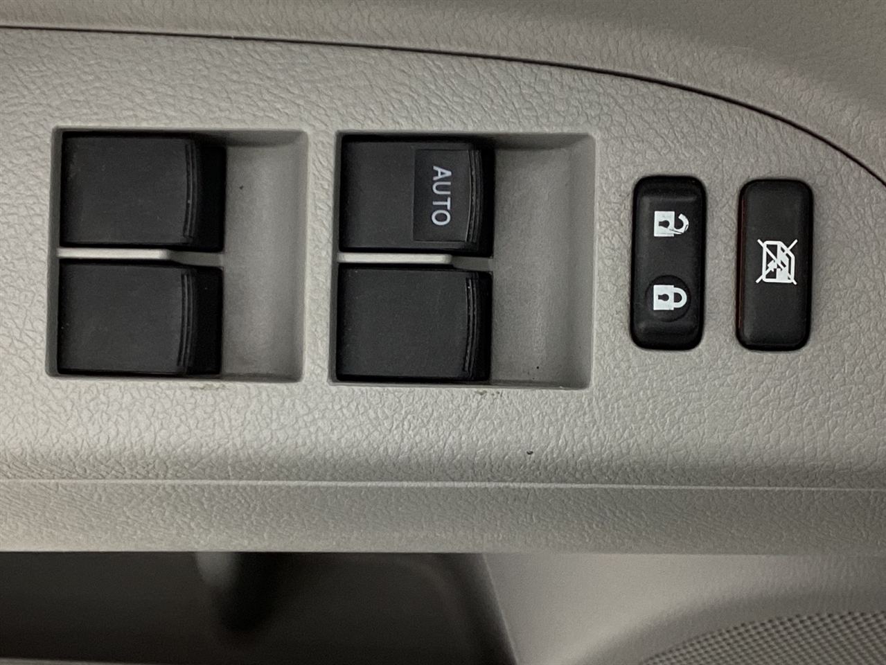 Toyota Highlander 4WD 4dr V6 Limited (Natl) 2012