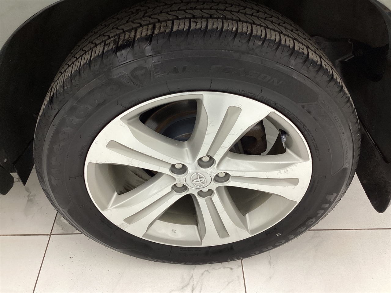 Toyota Highlander 4WD 4dr V6 Limited (Natl) 2012