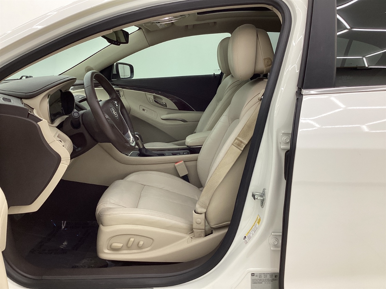 Buick LaCrosse 4dr Sdn Leather FWD 2014