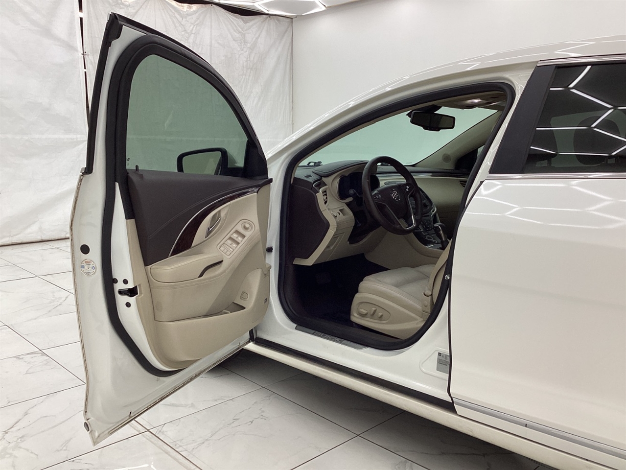 Buick LaCrosse 4dr Sdn Leather FWD 2014