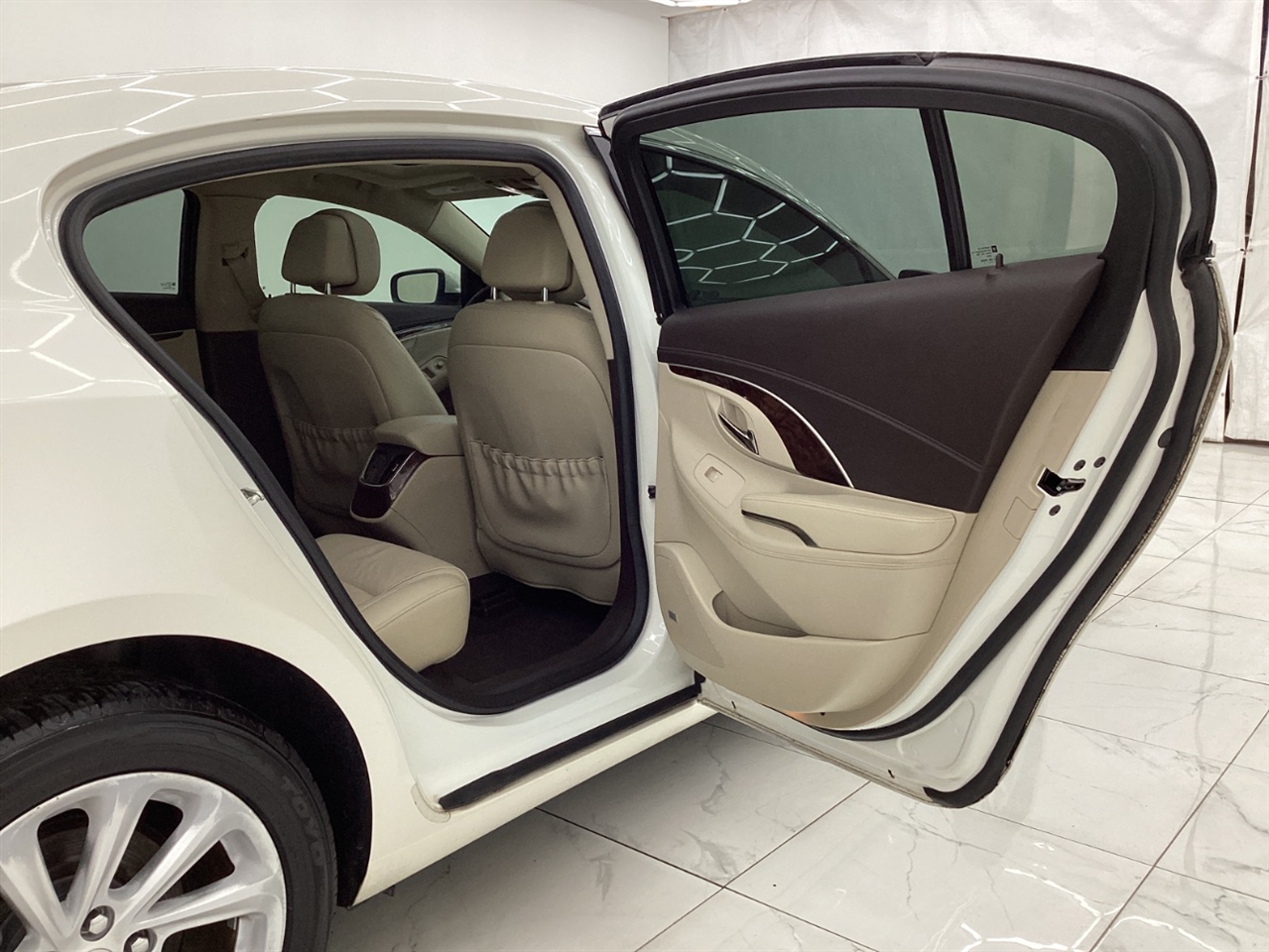 Buick LaCrosse 4dr Sdn Leather FWD 2014