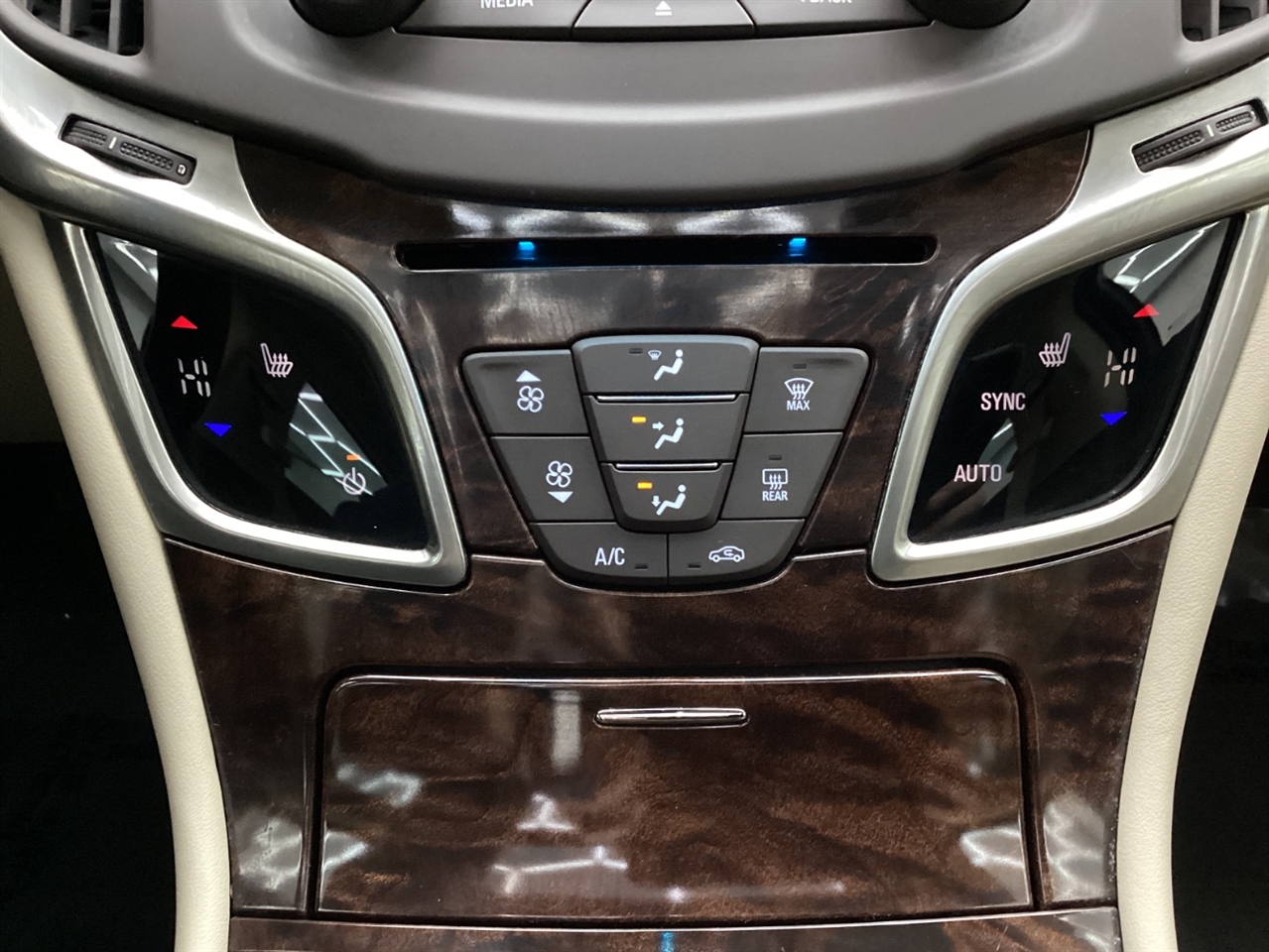 Buick LaCrosse 4dr Sdn Leather FWD 2014