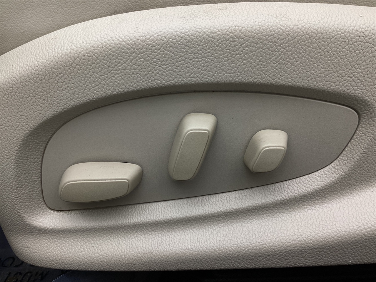 Buick LaCrosse 4dr Sdn Leather FWD 2014