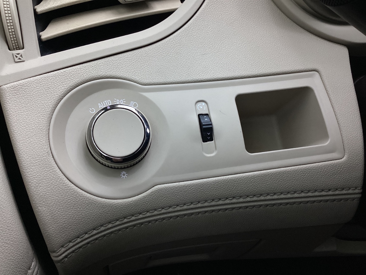 Buick LaCrosse 4dr Sdn Leather FWD 2014