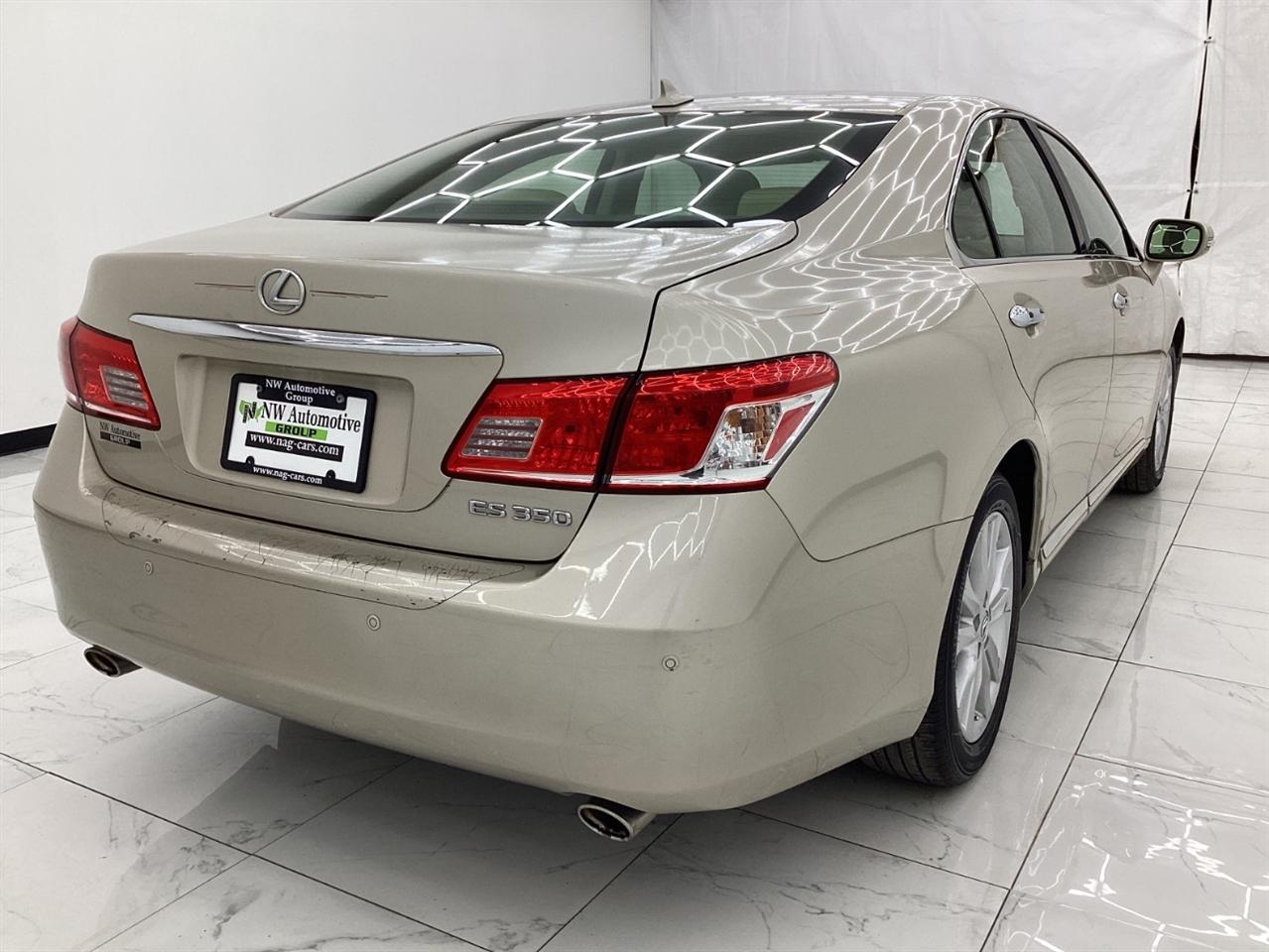 Lexus ES 350 4dr Sdn 2011