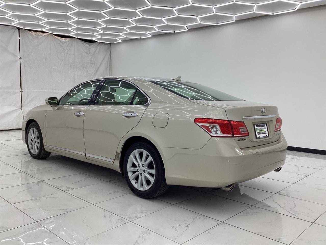 Lexus ES 350 4dr Sdn 2011