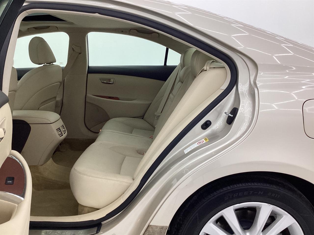 Lexus ES 350 4dr Sdn 2011