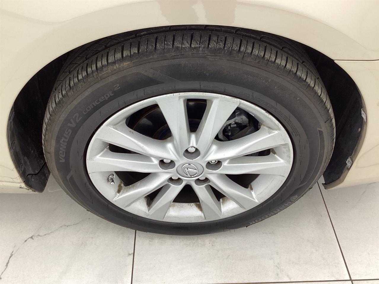 Lexus ES 350 4dr Sdn 2011