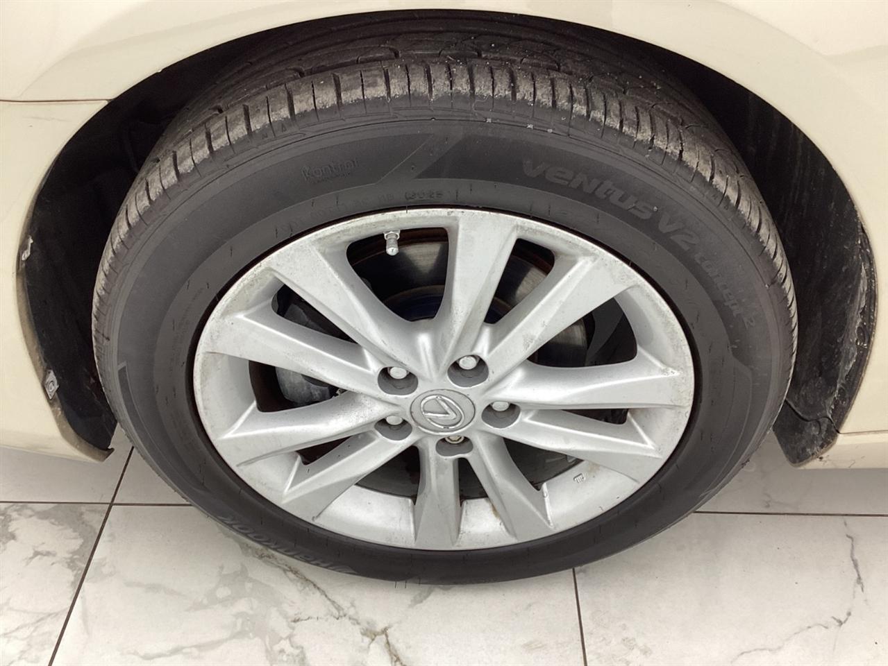 Lexus ES 350 4dr Sdn 2011