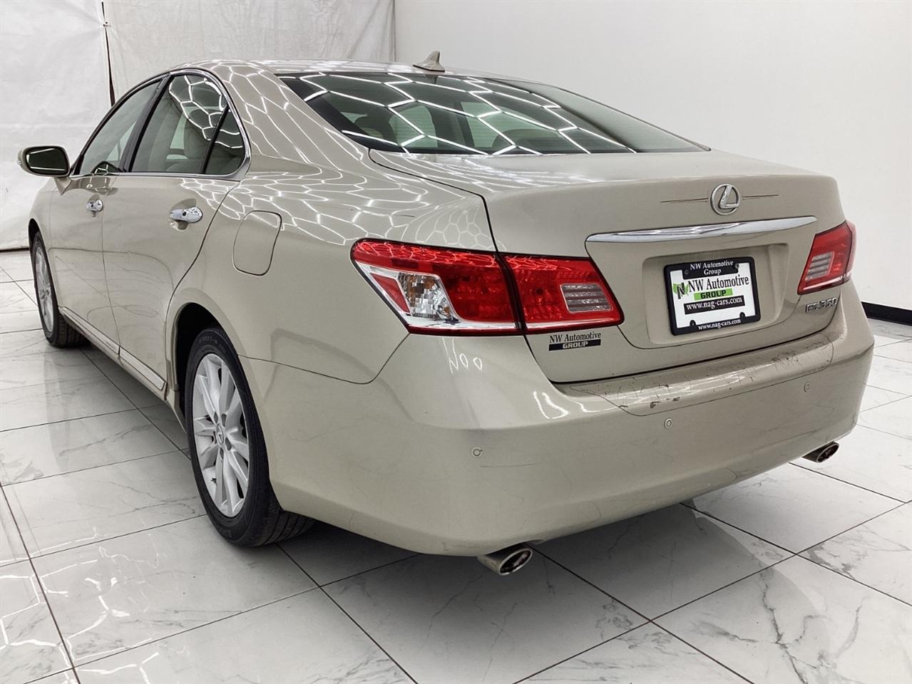 Lexus ES 350 4dr Sdn 2011