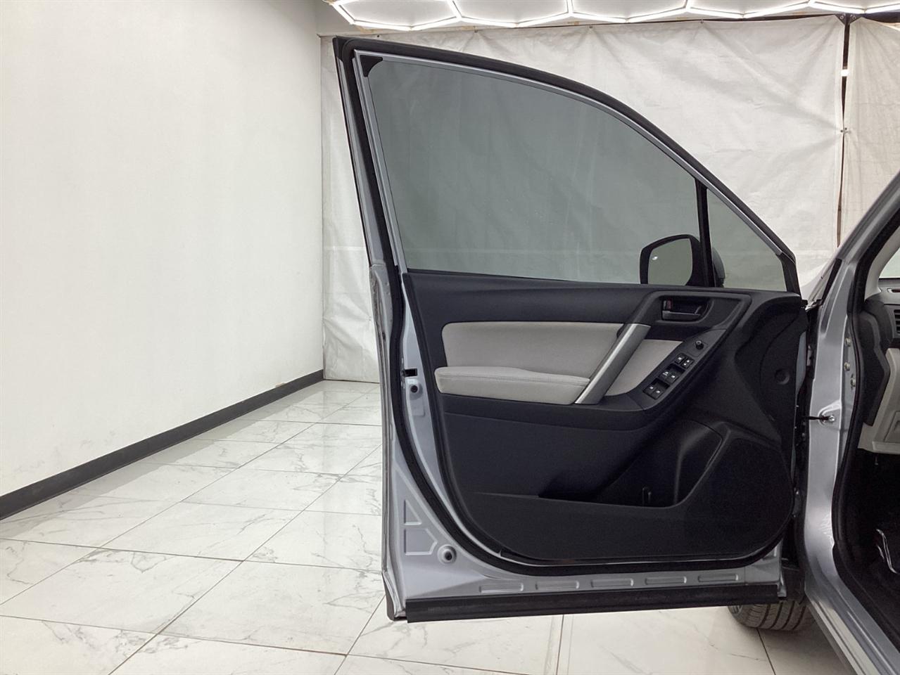 Subaru Forester 4dr CVT 2.5i Premium PZEV 2015