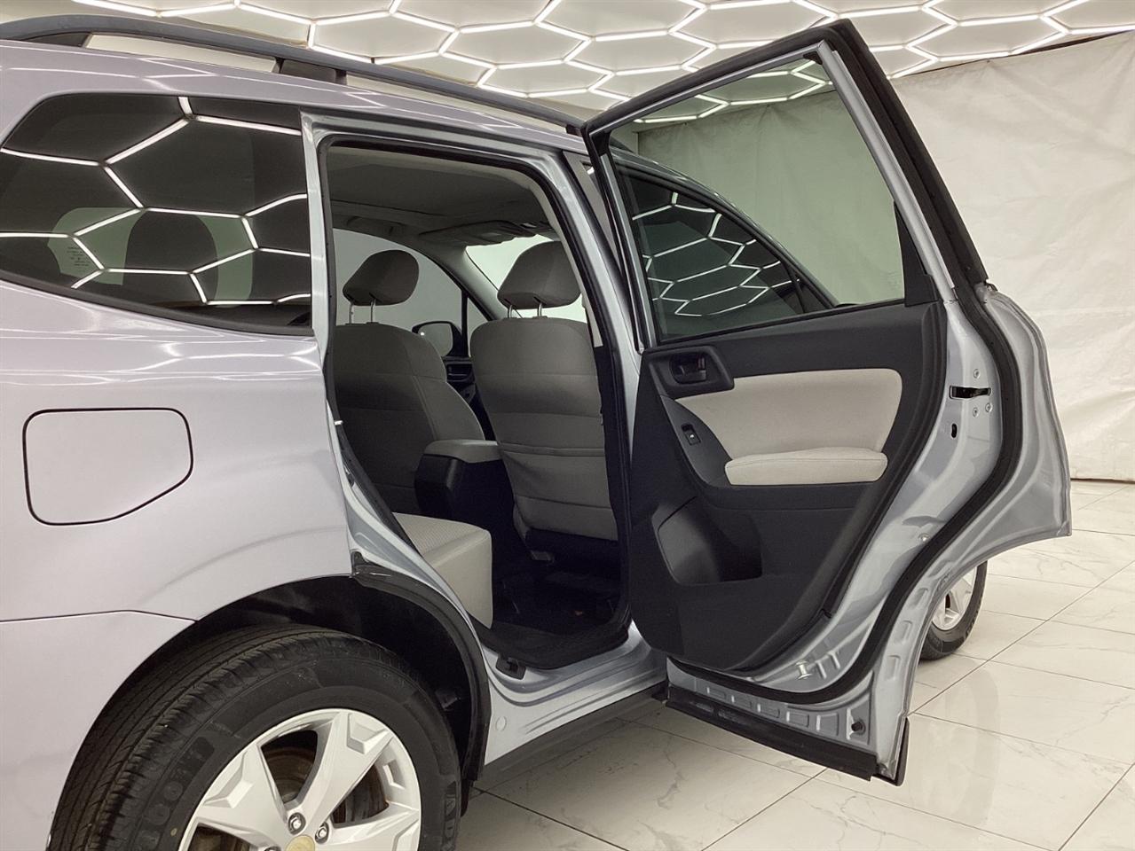 Subaru Forester 4dr CVT 2.5i Premium PZEV 2015