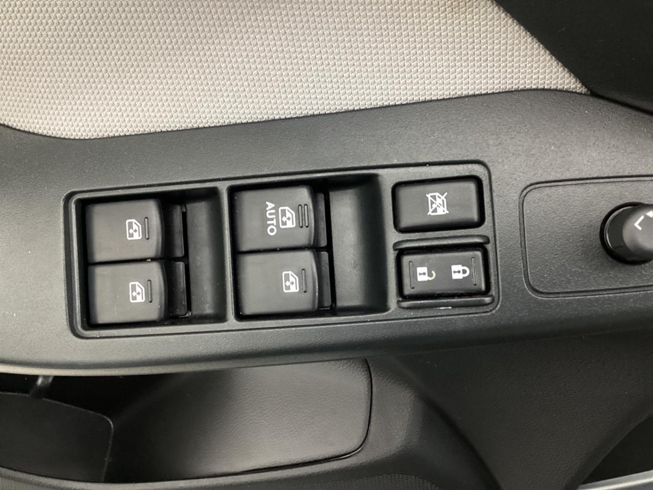 Subaru Forester 4dr CVT 2.5i Premium PZEV 2015