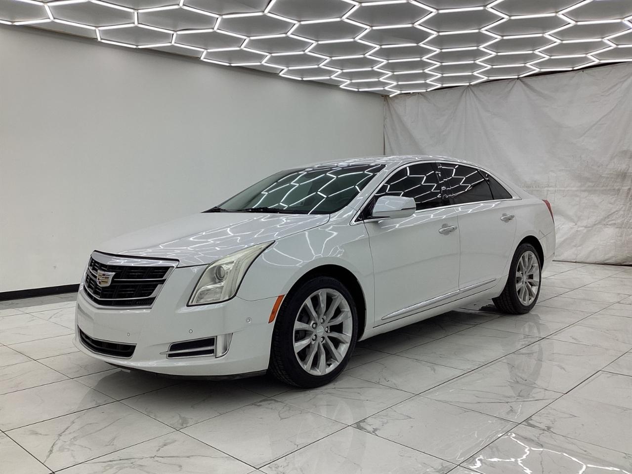 Cadillac XTS 4dr Sdn Luxury FWD 2017