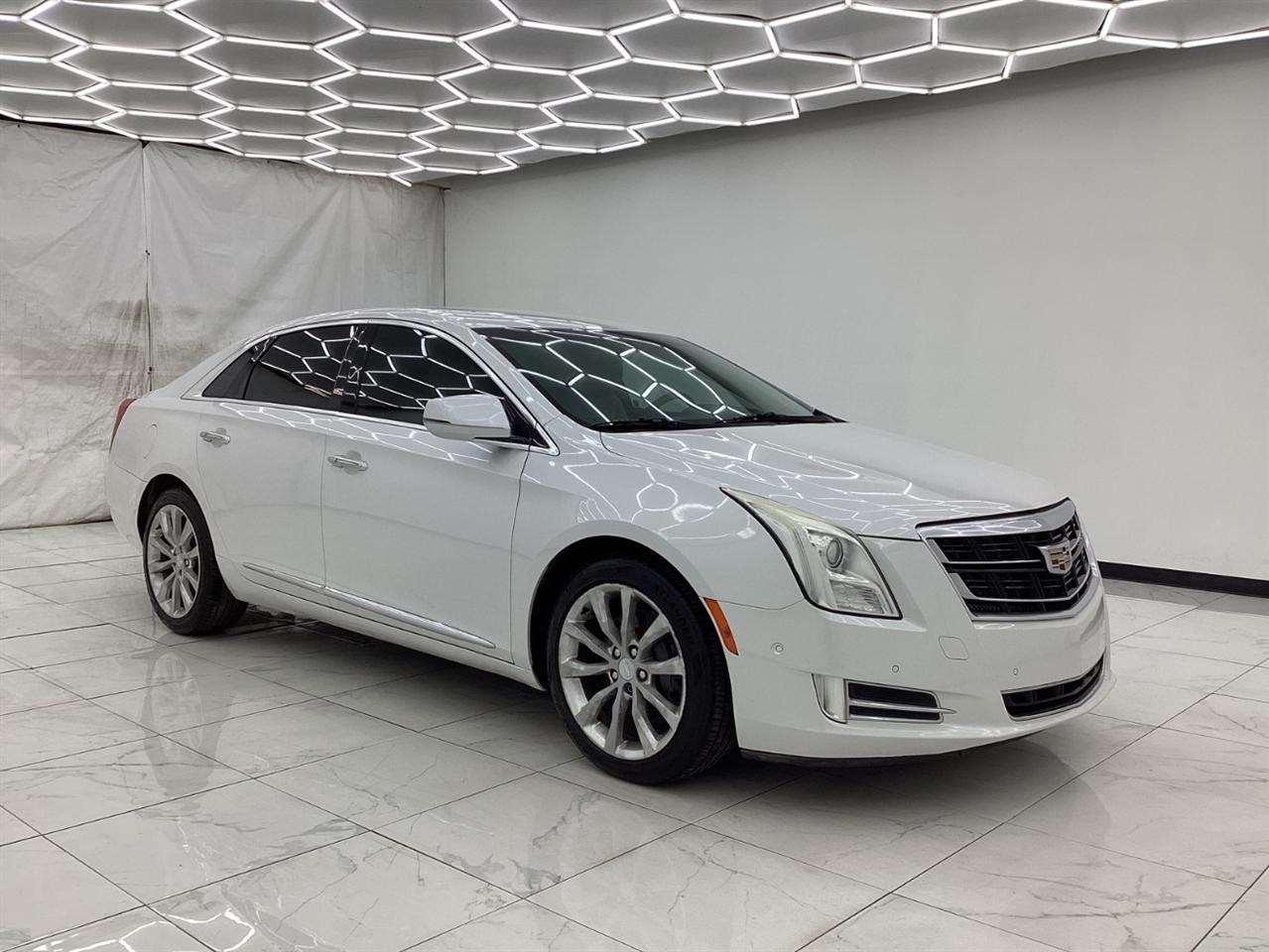 Cadillac XTS 4dr Sdn Luxury FWD 2017