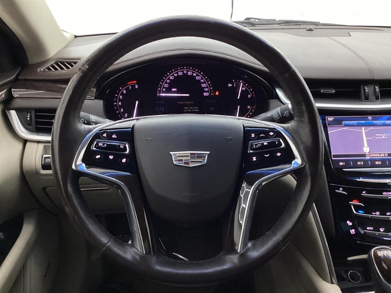 Cadillac XTS 4dr Sdn Luxury FWD 2017