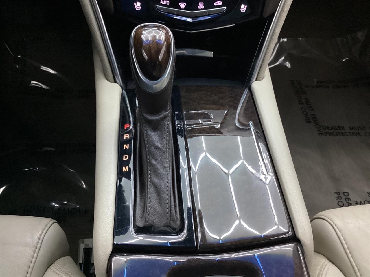 Cadillac XTS 4dr Sdn Luxury FWD 2017