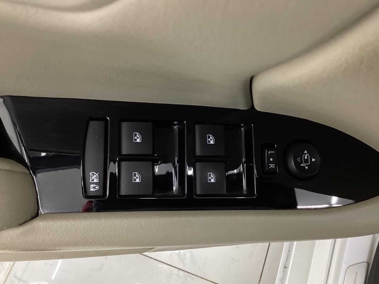 Cadillac XTS 4dr Sdn Luxury FWD 2017