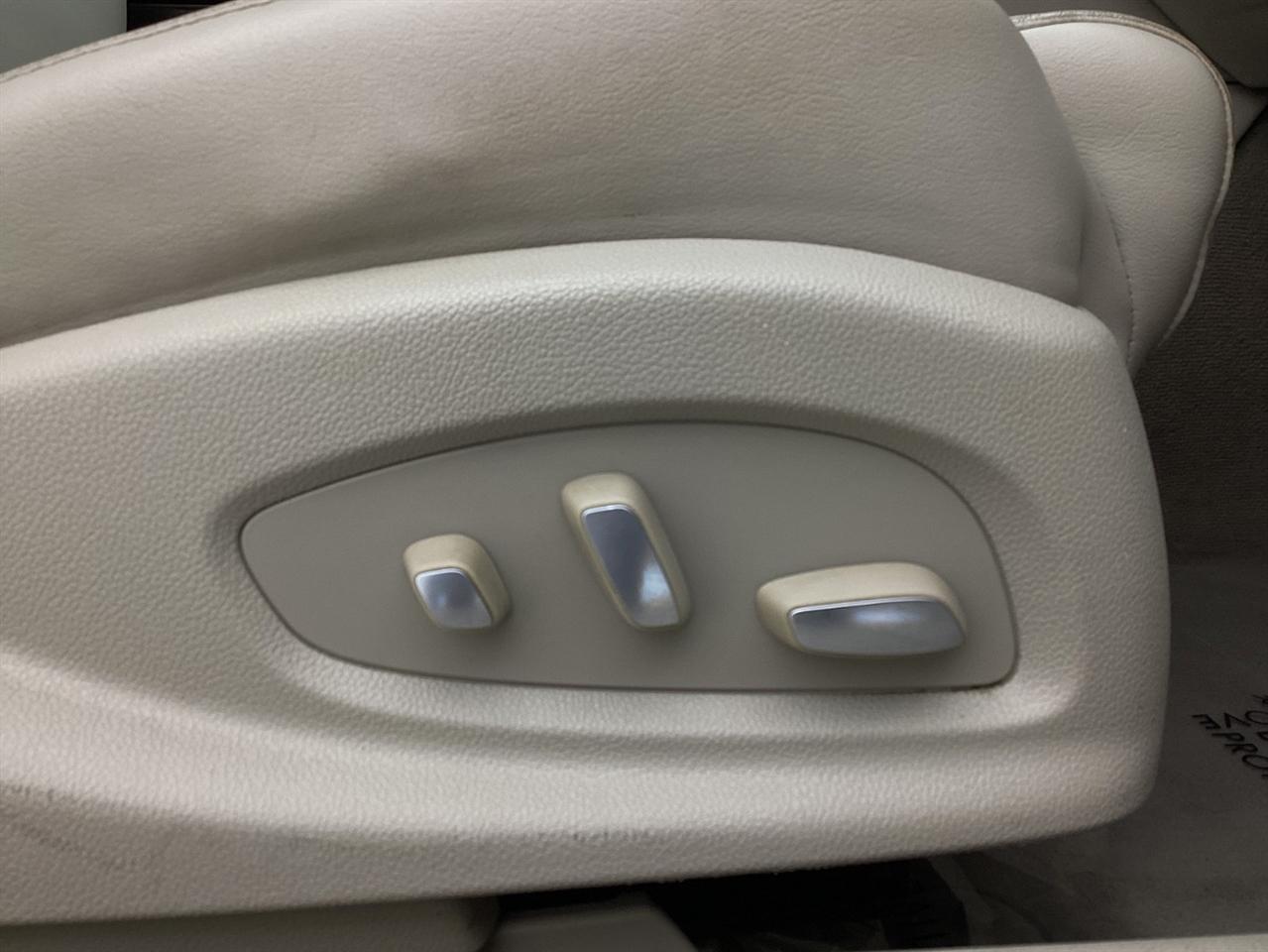 Cadillac XTS 4dr Sdn Luxury FWD 2017