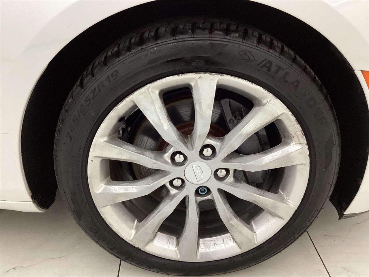 Cadillac XTS 4dr Sdn Luxury FWD 2017