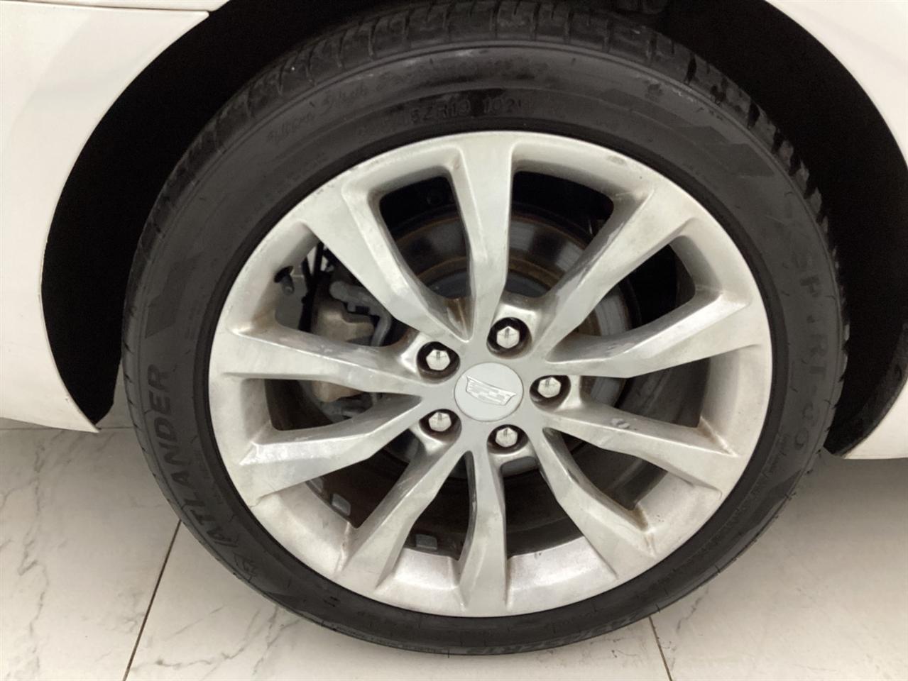 Cadillac XTS 4dr Sdn Luxury FWD 2017