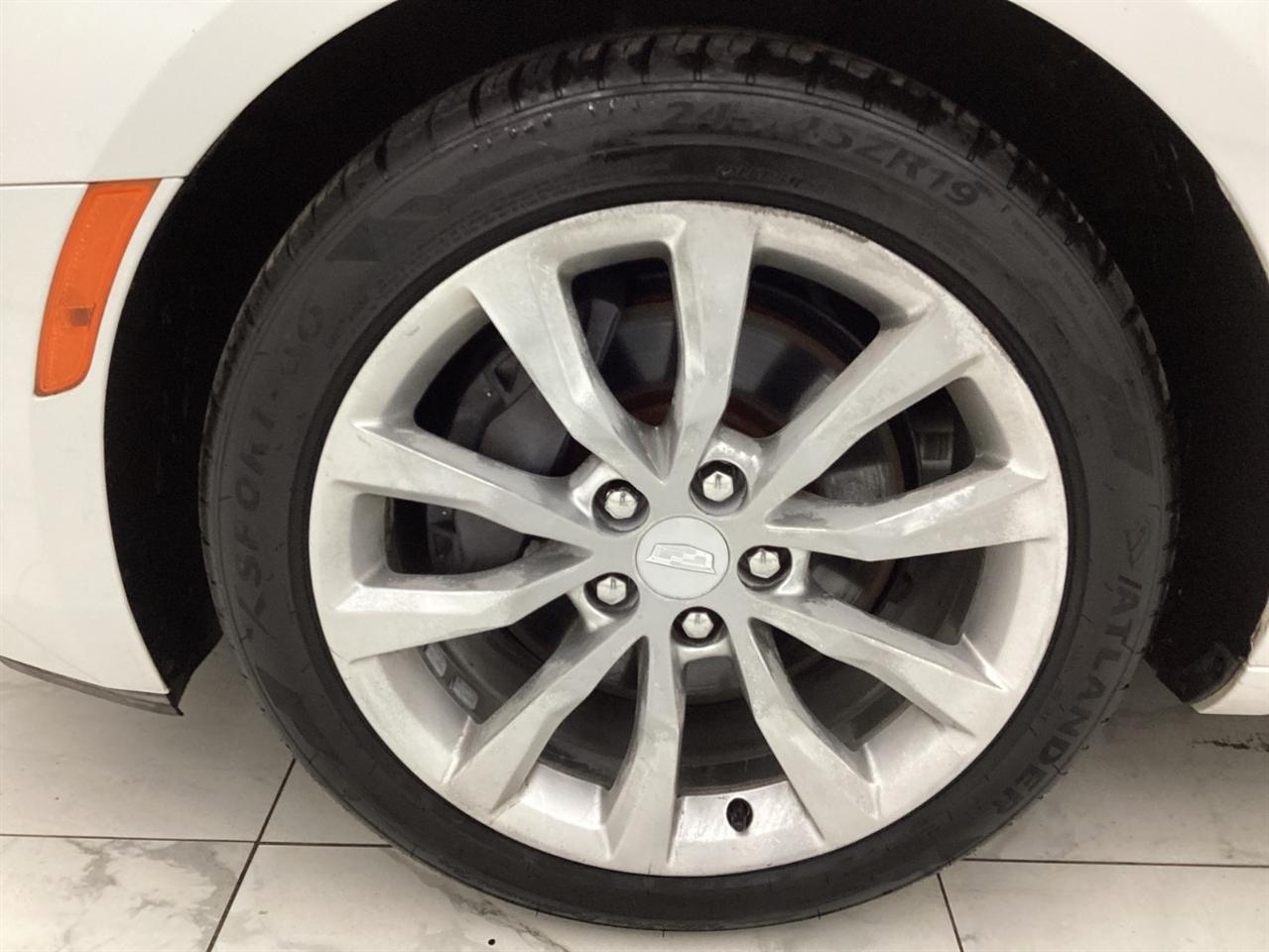 Cadillac XTS 4dr Sdn Luxury FWD 2017