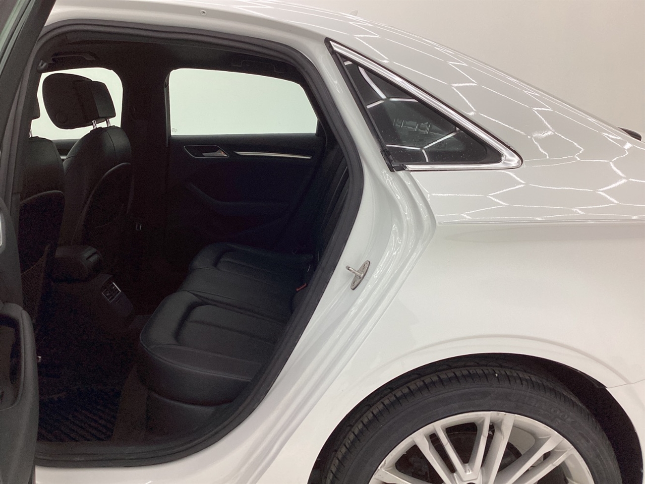 Audi A3 Sedan 2.0 TFSI Premium Plus quattro AWD 2017