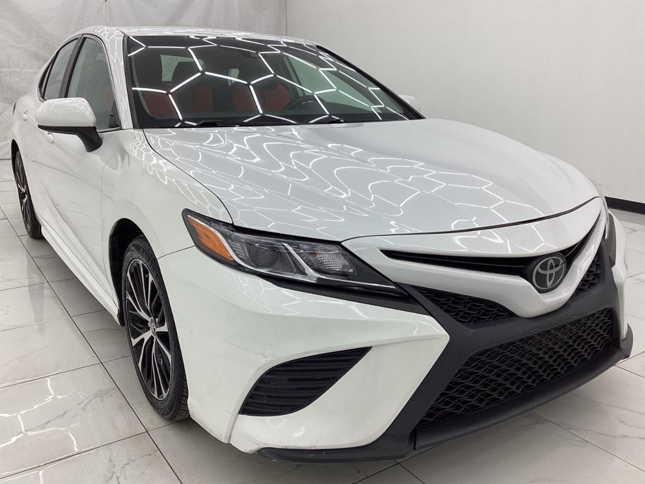 Toyota Camry SE Auto (Natl) 2020