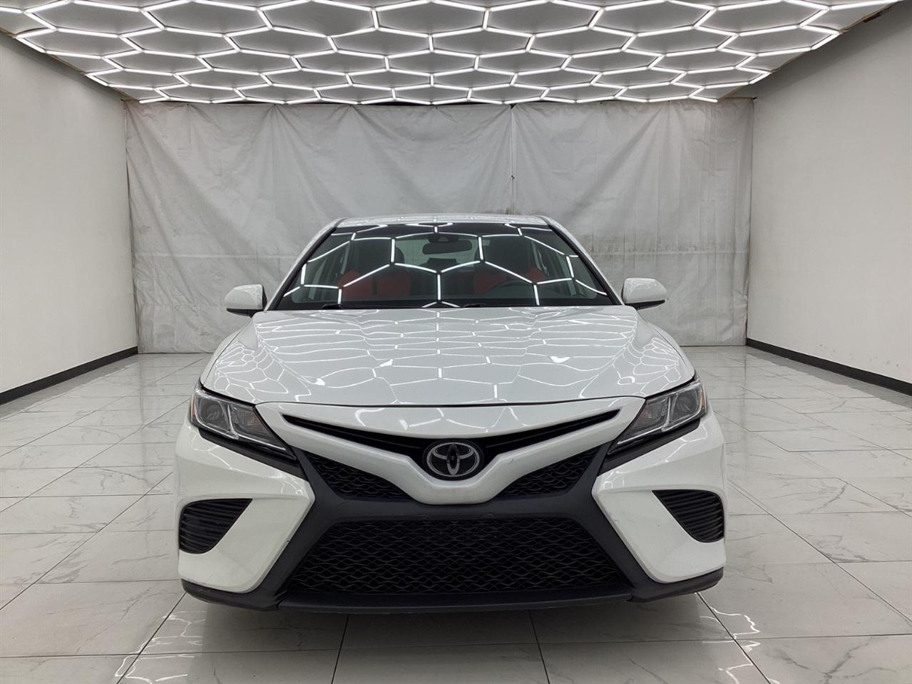 Toyota Camry SE Auto (Natl) 2020