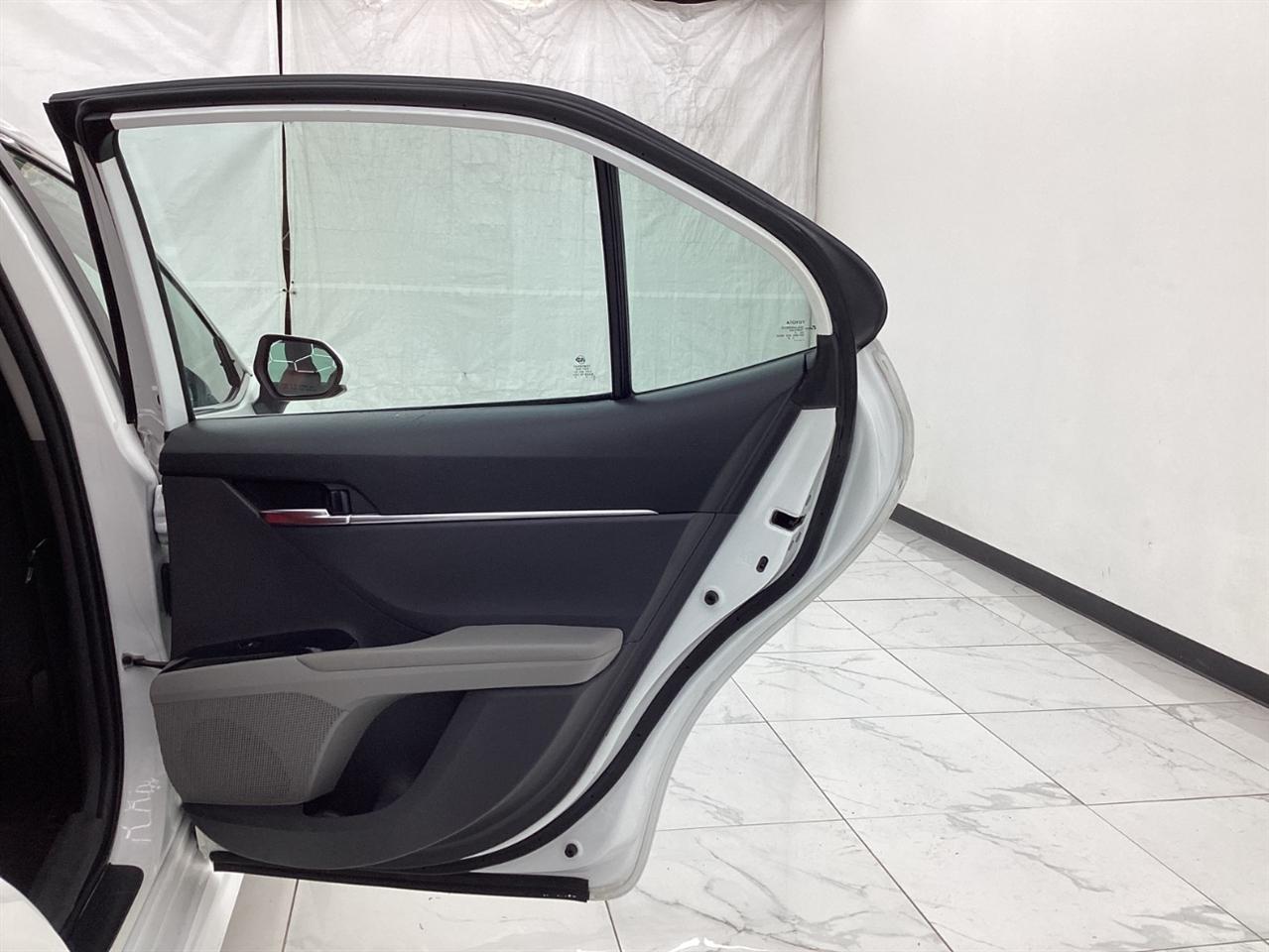 Toyota Camry SE Auto (Natl) 2020