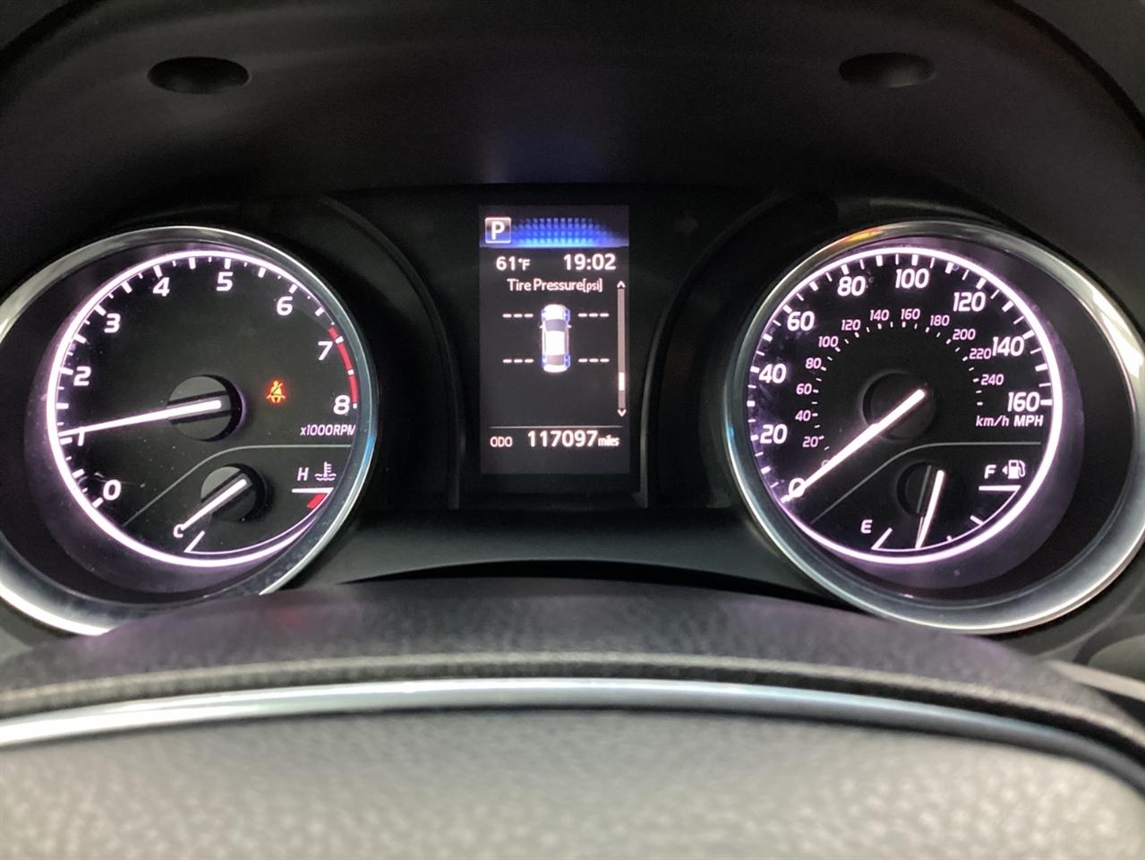 Toyota Camry SE Auto (Natl) 2020