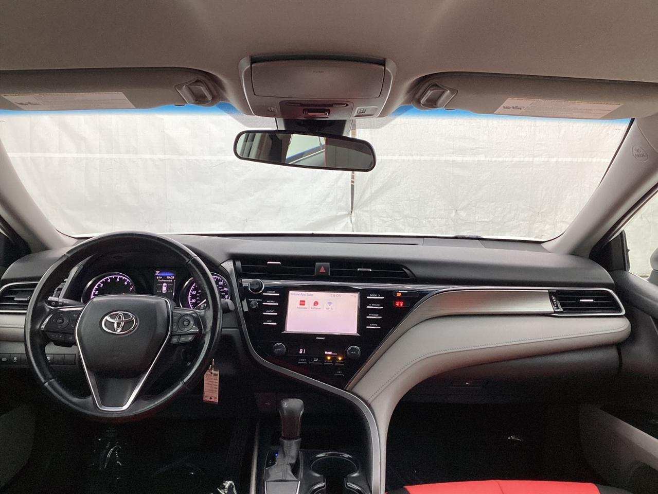 Toyota Camry SE Auto (Natl) 2020
