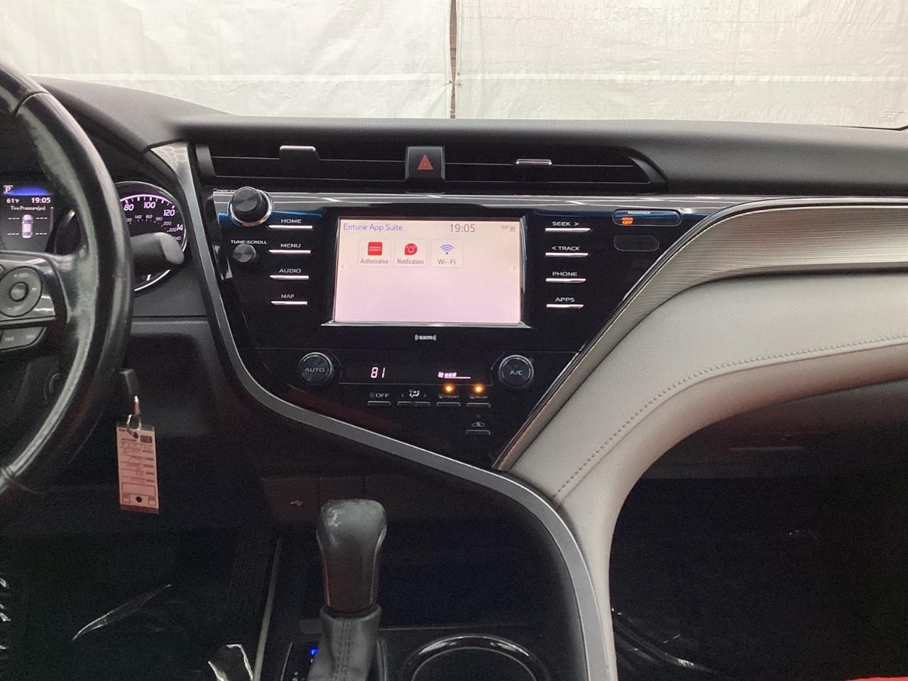 Toyota Camry SE Auto (Natl) 2020